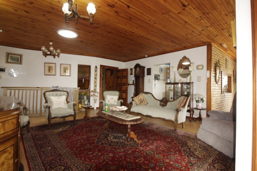 6 Bedroom Property for Sale in Paradise Beach Eastern Cape